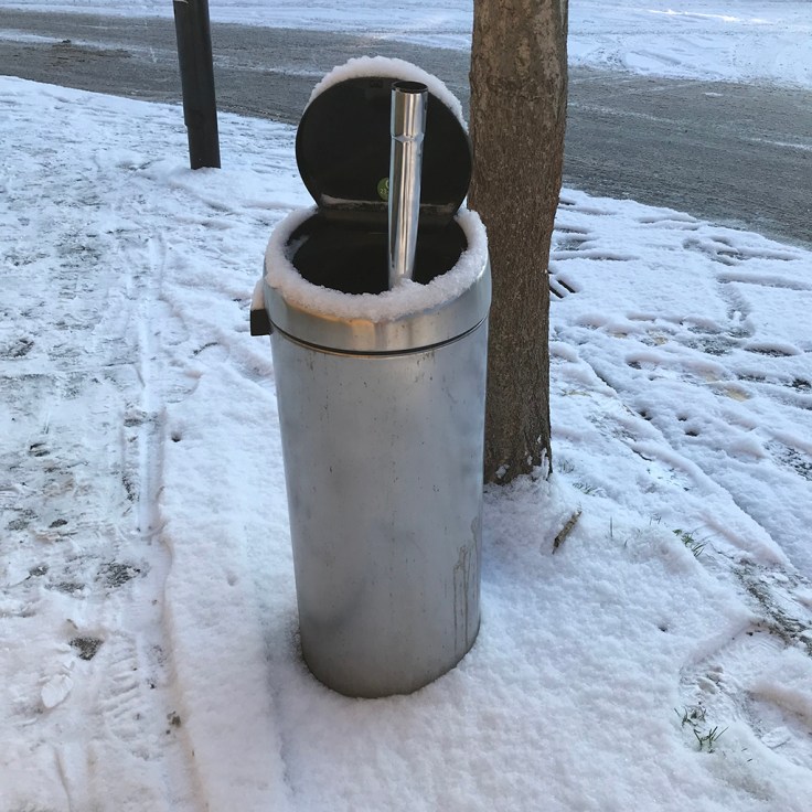 Snowy bin